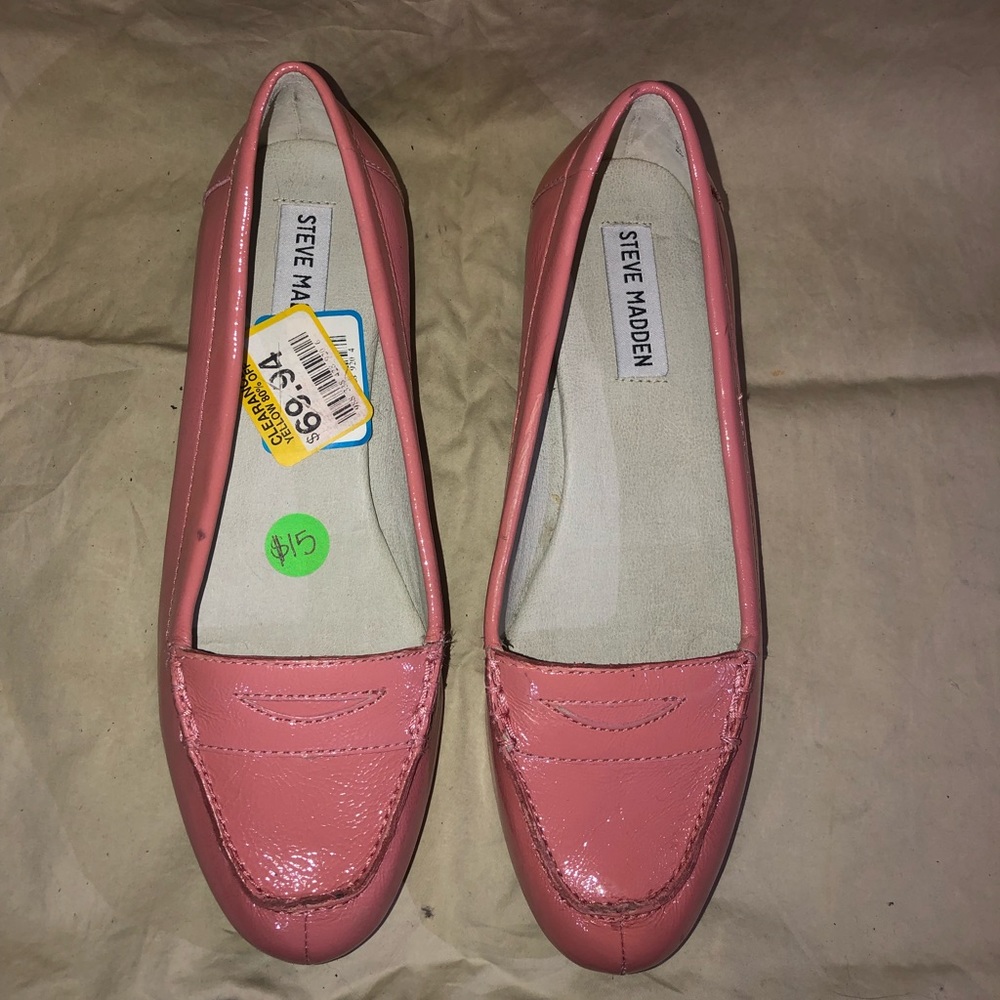 Perfect pink Steve maddens flats !